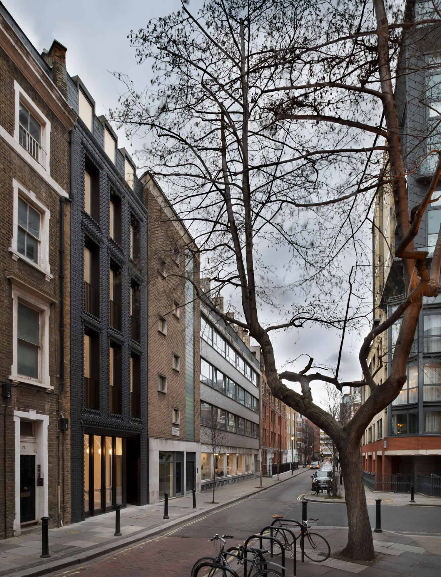 Los arquitectos de Interlock Bureau de Change London UK 9
