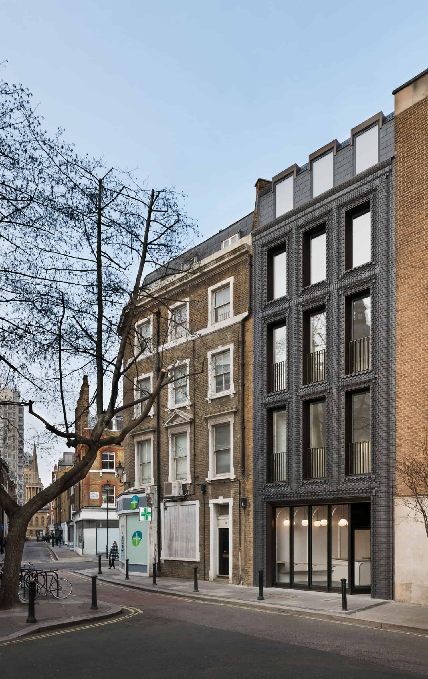 Los arquitectos de Interlock Bureau de Change London UK 11