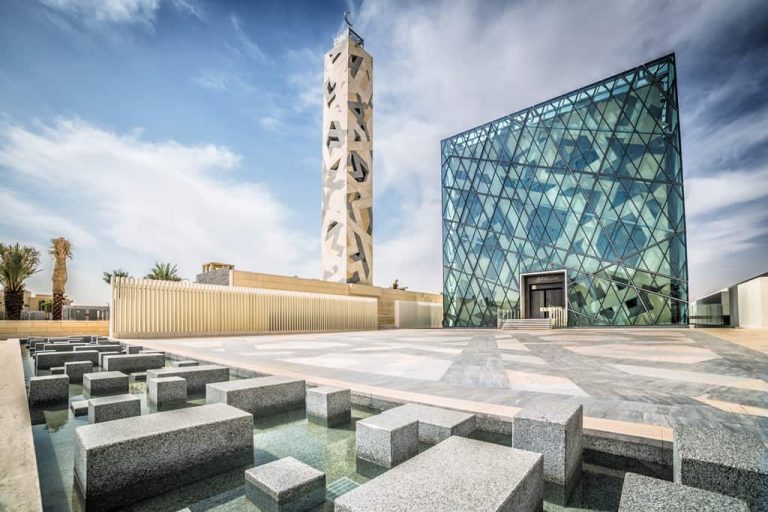 Mezquita KAPSARC: un centro espiritual para el Centro de Estudios e Investigación del Petróleo del Rey Abdullah por HOK