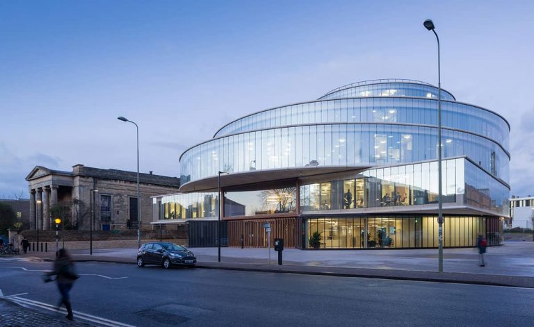La Escuela de Gobierno Blavatnik de Herzog y de Meuron es la Representación Contemporánea de la Transparencia de la Universidad de Oxford.