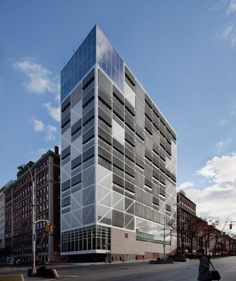 El edificio de la esquina noroeste de la Universidad de Columbia por Rafael Moneo aún no es una obra de curación